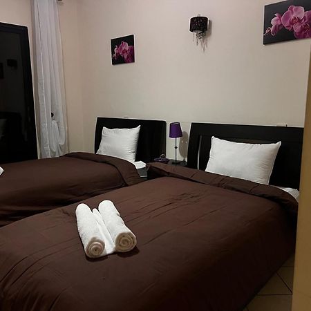 Magnifique Appartement Spacieux Confort Propre Familial 2 Chambres Salon Et Salle A Manger A 20Mn A Pied De Place Jemaa El Fina 4 Piscines Dans Espace De Golf A 12 Mn En Voitures L Entree Est Gratuit Pour La Clientele Ouvert Entre 10H Et 20H Маракеш Екстериор снимка