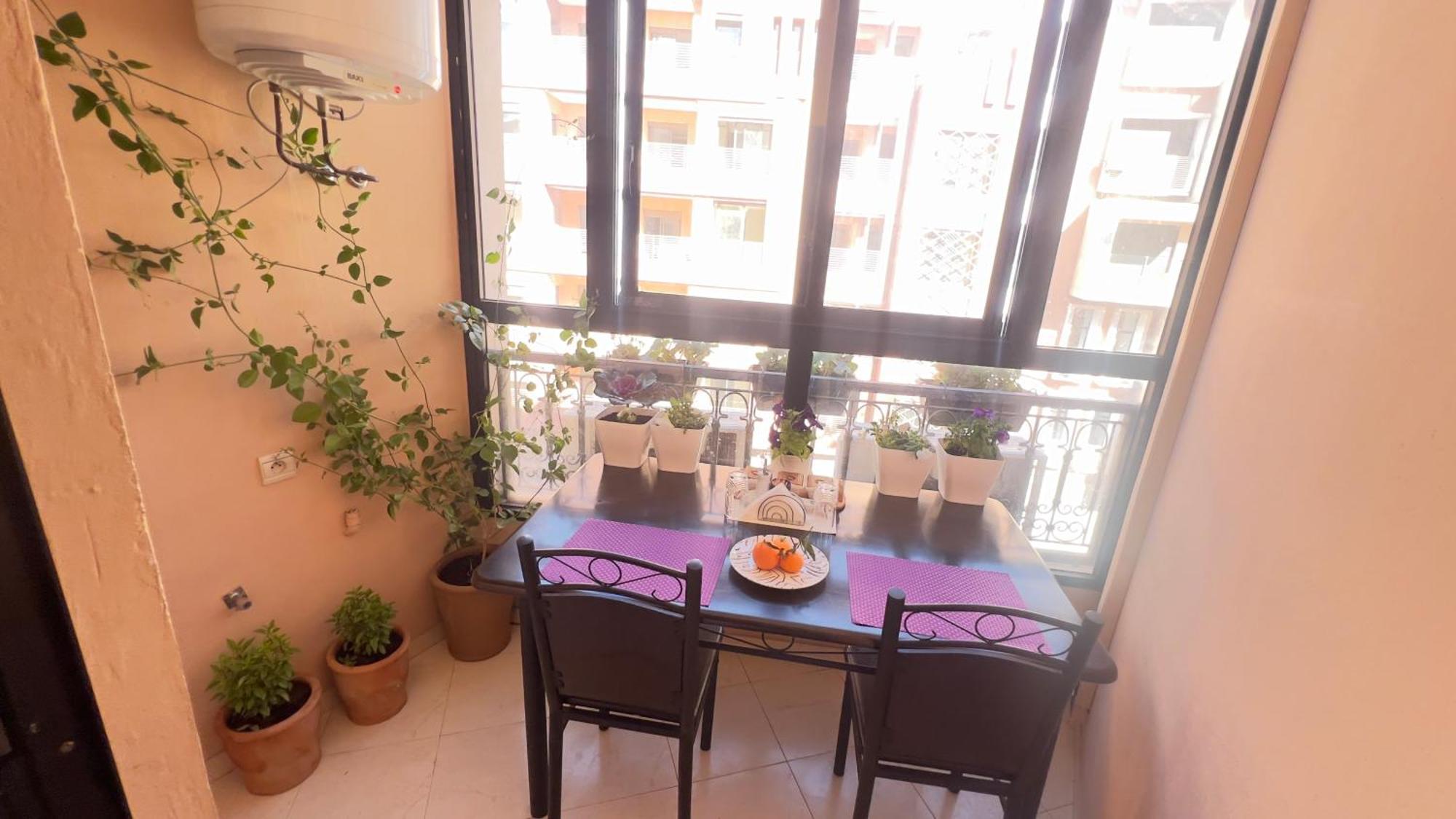 Magnifique Appartement Spacieux Confort Propre Familial 2 Chambres Salon Et Salle A Manger A 20Mn A Pied De Place Jemaa El Fina 4 Piscines Dans Espace De Golf A 12 Mn En Voitures L Entree Est Gratuit Pour La Clientele Ouvert Entre 10H Et 20H Маракеш Екстериор снимка
