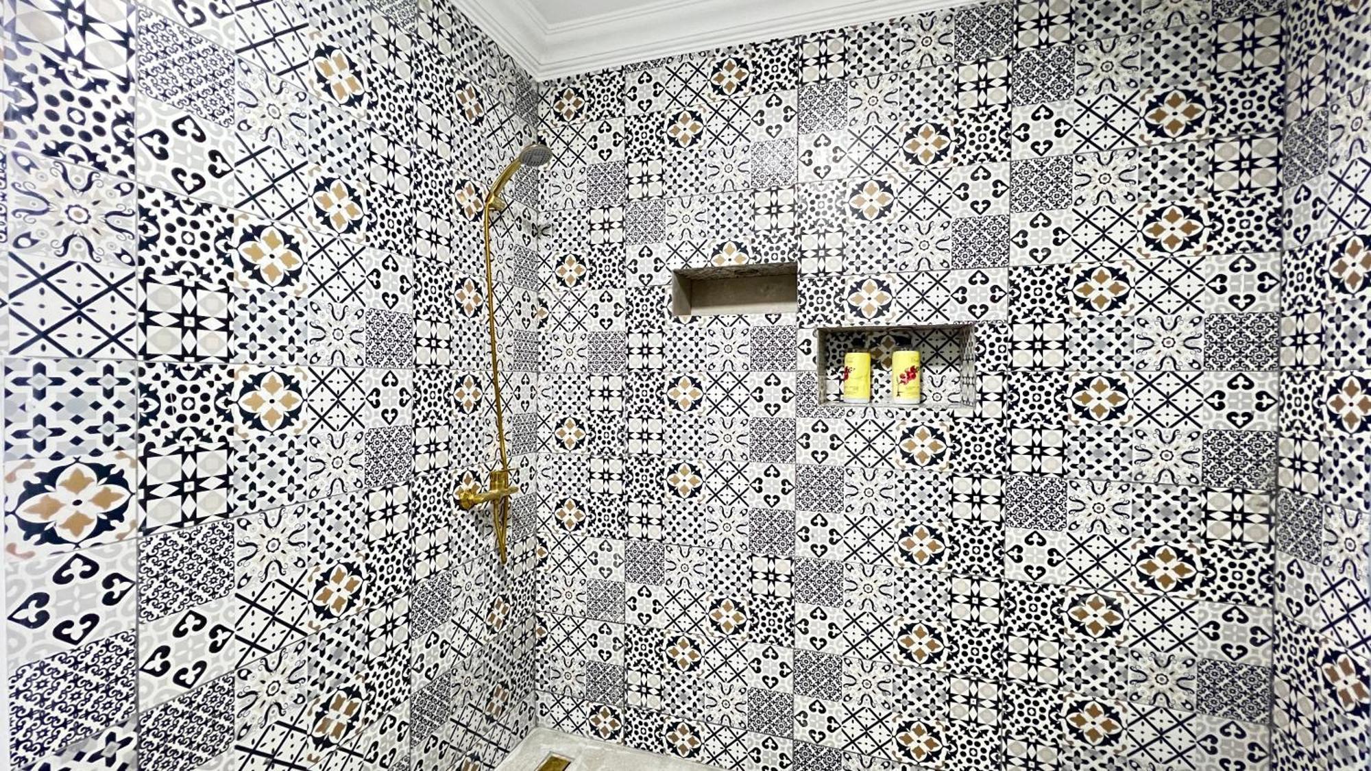 Magnifique Appartement Spacieux Confort Propre Familial 2 Chambres Salon Et Salle A Manger A 20Mn A Pied De Place Jemaa El Fina 4 Piscines Dans Espace De Golf A 12 Mn En Voitures L Entree Est Gratuit Pour La Clientele Ouvert Entre 10H Et 20H Маракеш Екстериор снимка